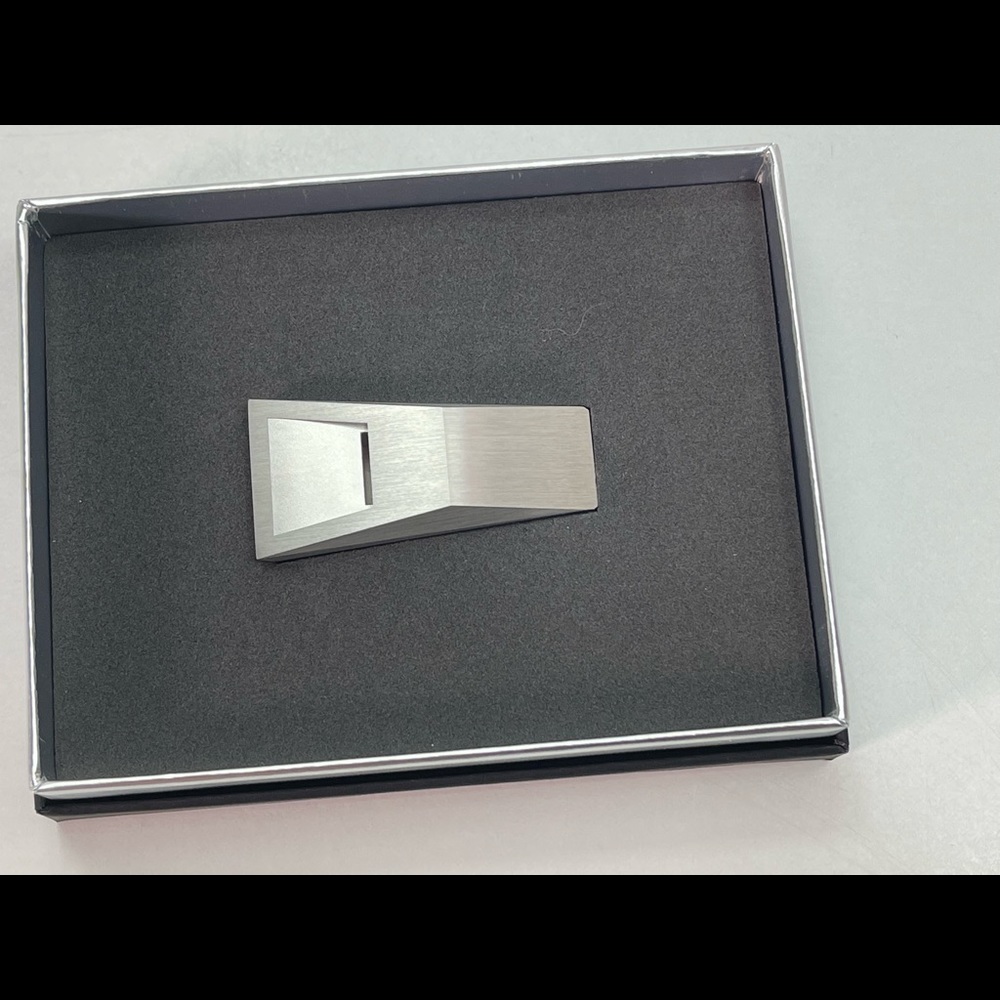 Tesla Limited Edition Cybertruck‎ Cyberwhistle - Picture 8 of 8